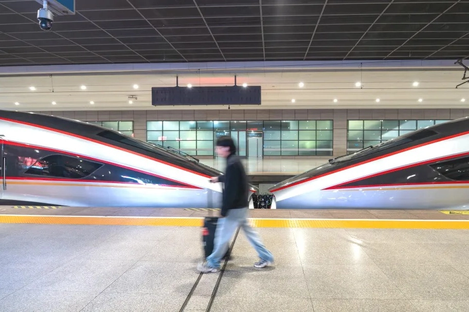 解放军破晓出击现场画面