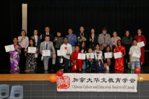赵乐际同全国人大常委会会议列席代表座谈时强调 深入学习贯彻习近平法治思想 在法治